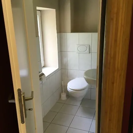 Alte Schule بيت ضيافة *