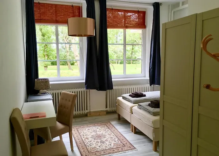 בית הארחה Alte Schule *